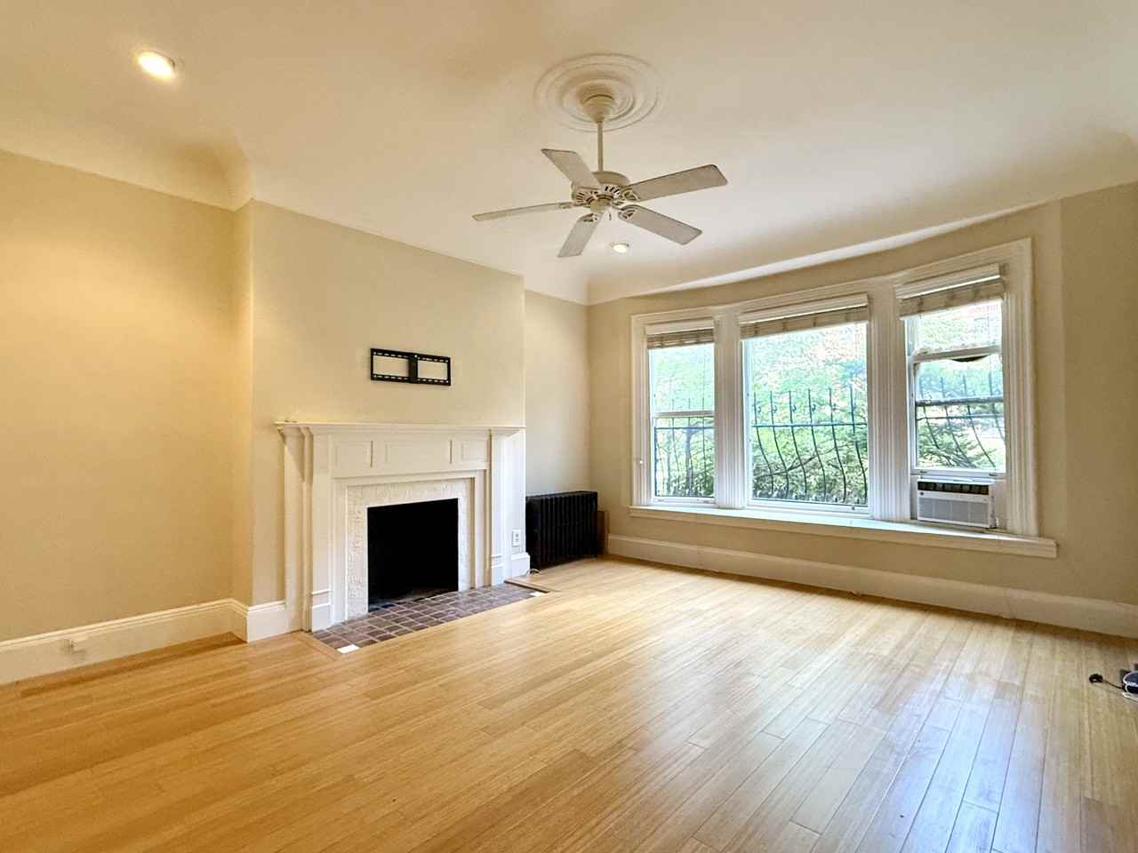 330 Dartmouth St #1F