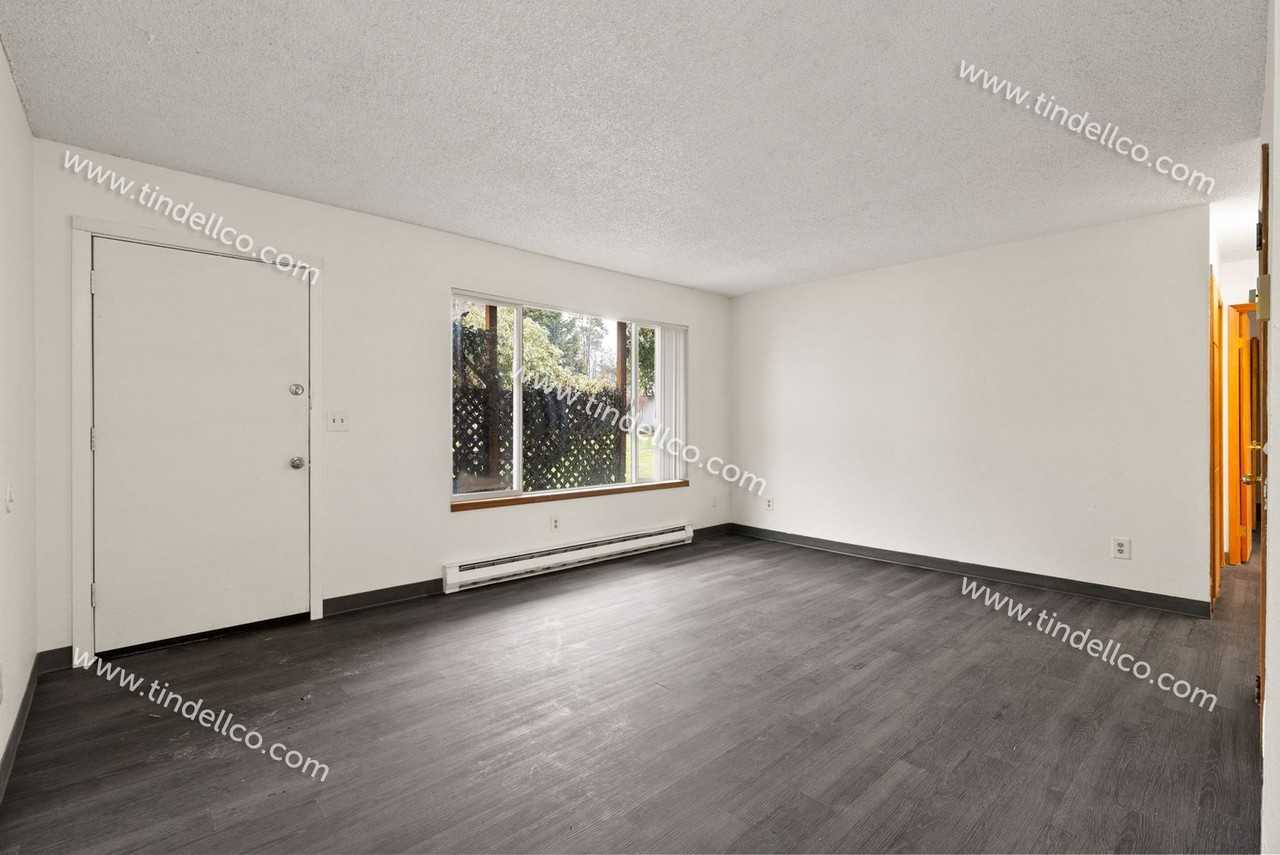 285RK - Wellington Square - Photo 2 of 20