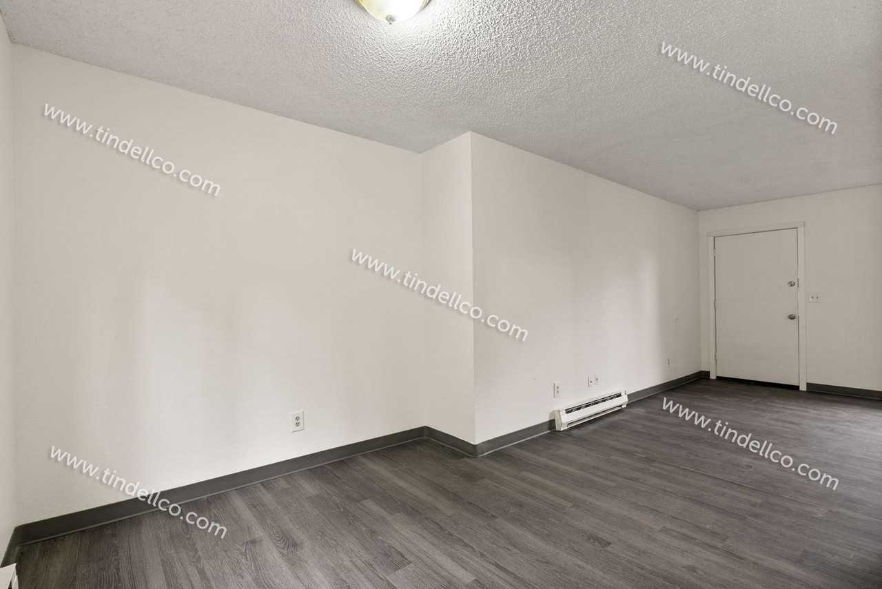 285RK - Wellington Square - Photo 6 of 20