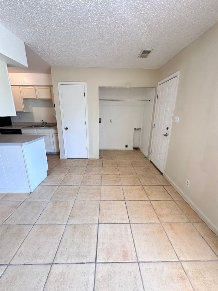 1785 Alpha Ct Se - Photo 7 of 28