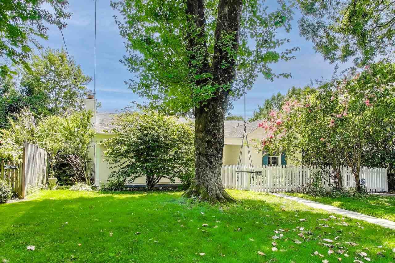 5209 Sangamore Rd - Photo 2 of 39