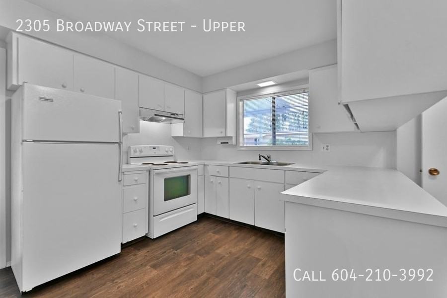 2305 Broadway St - Photo 2 of 15