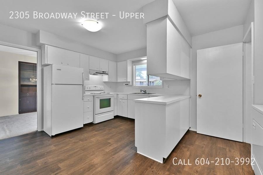 2305 Broadway St - Photo 3 of 15