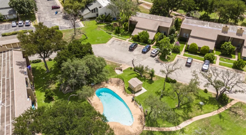 210 Lido St - Photo 2 of 16