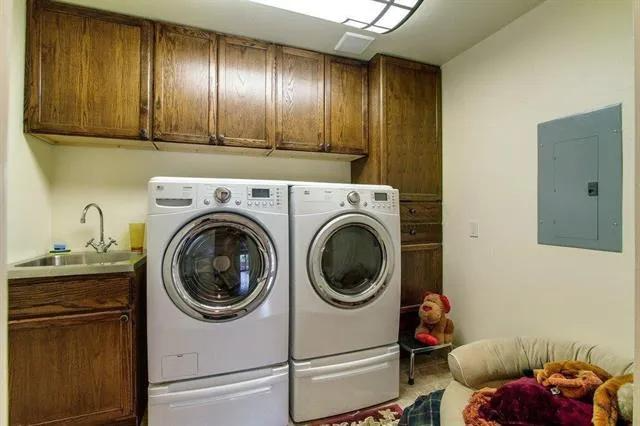 1300 Broadmoor Ln ##Tx - Photo 2 of 20