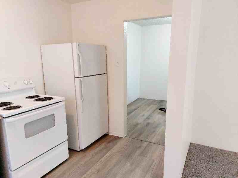 1010 East Evans Avenue - Photo 4 of 12