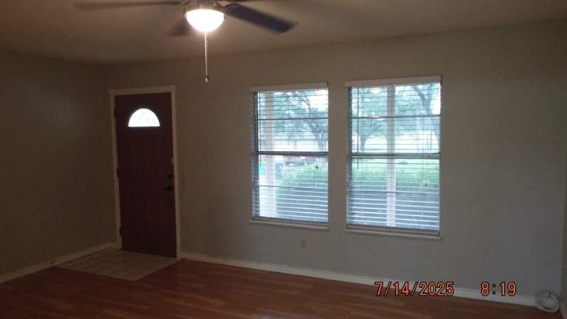 126 Hillcrest Dr - Photo 3 of 16