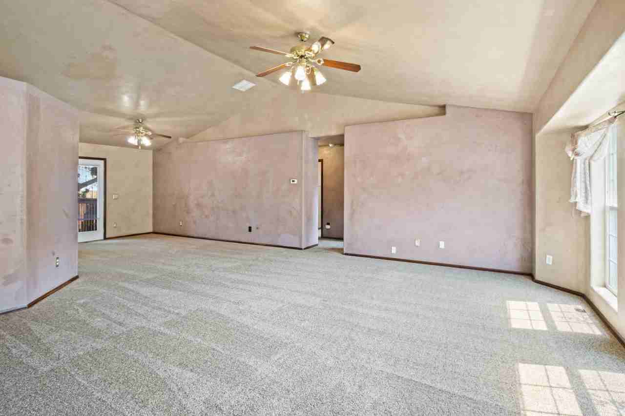 282 S Golden Dr - Photo 2 of 19