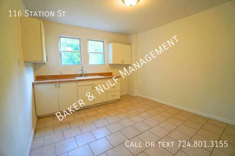 116 Station St - Photo 3 of 8