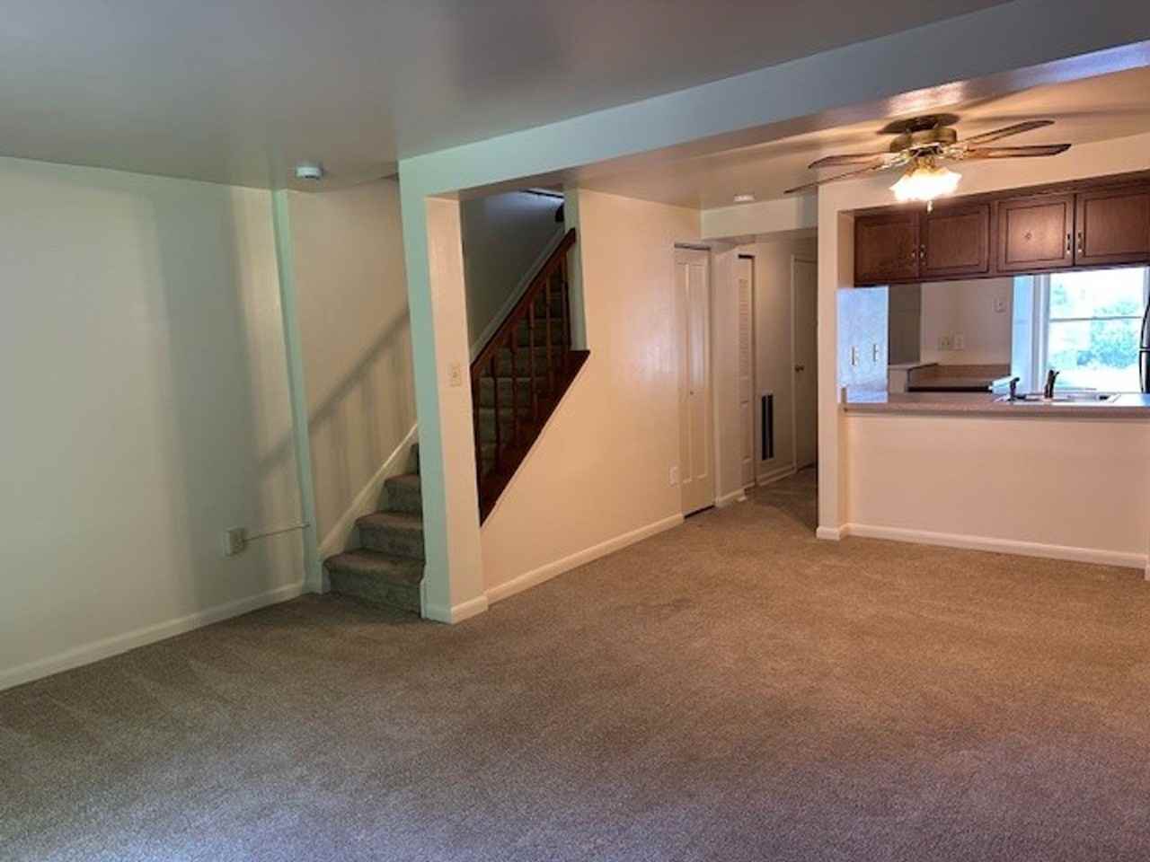 729 Valley St #D - Photo 3 of 17