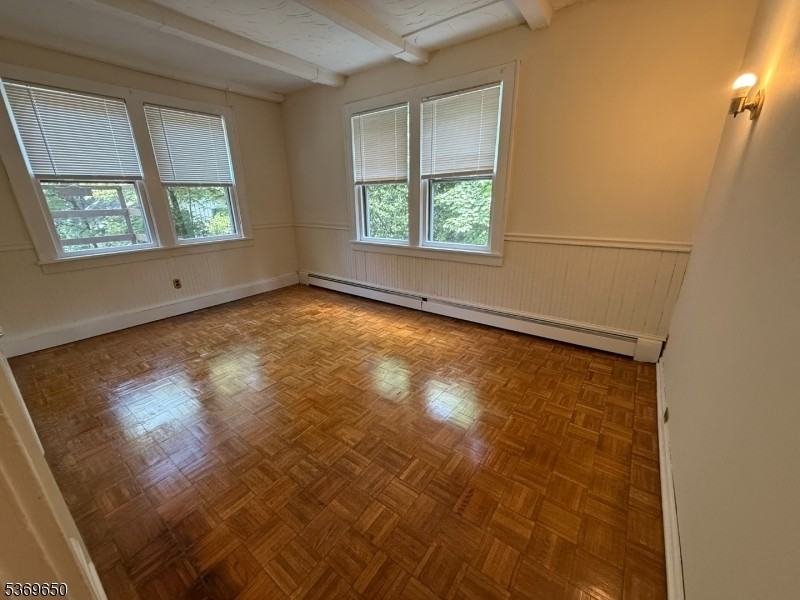 18 Rockview Ave #4-4 - Photo 3 of 5