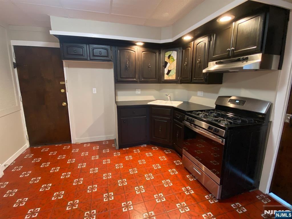 228230 Harrison Ave #2-2 - Photo 2 of 11