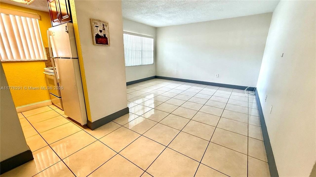 1629 Nw North River Dr #104-104 - Photo 3 of 8