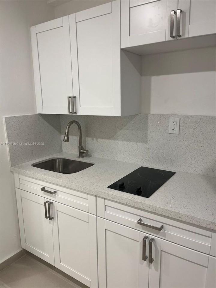 2001 Sw 58th Ct #1-1 - Photo 3 of 11