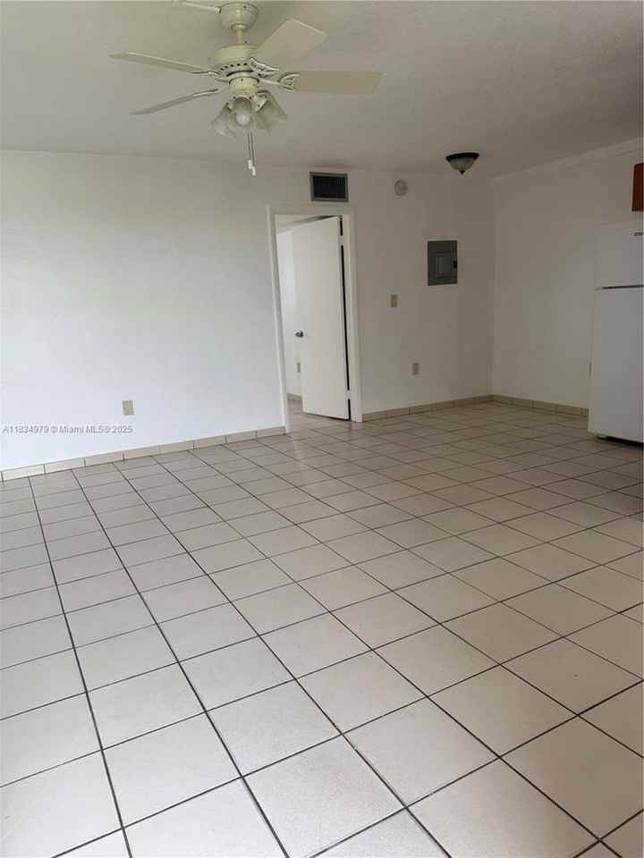 6270 W Flagler St #A9A9 - Photo 3 of 6