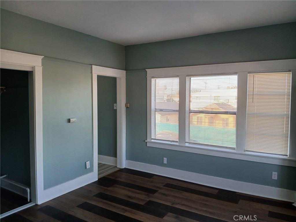 2517 W 54th St #2517 - Photo 2 of 4