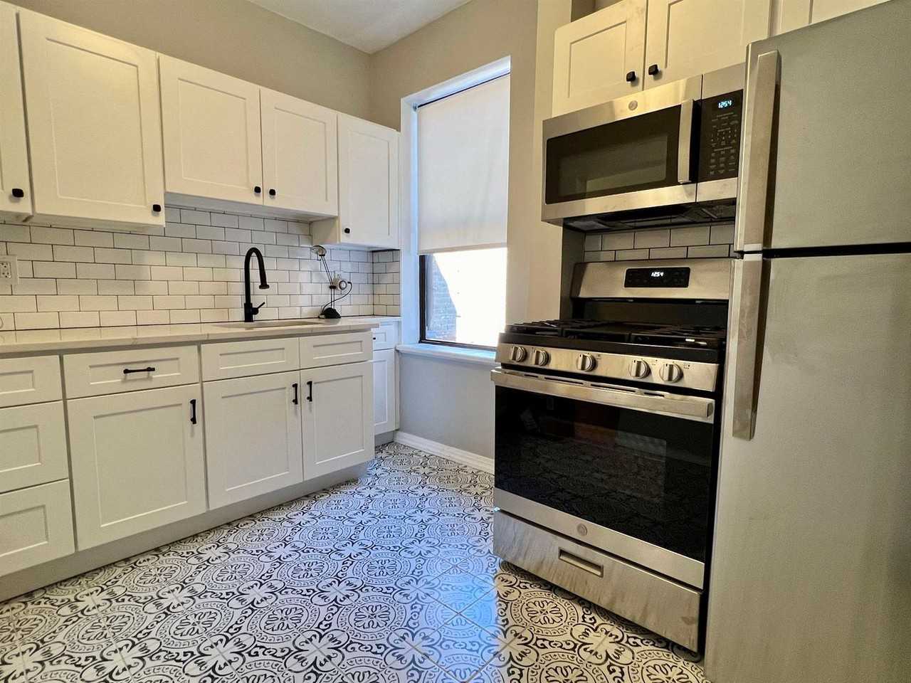 6601 Broadway #E4E4 - Photo 3 of 12