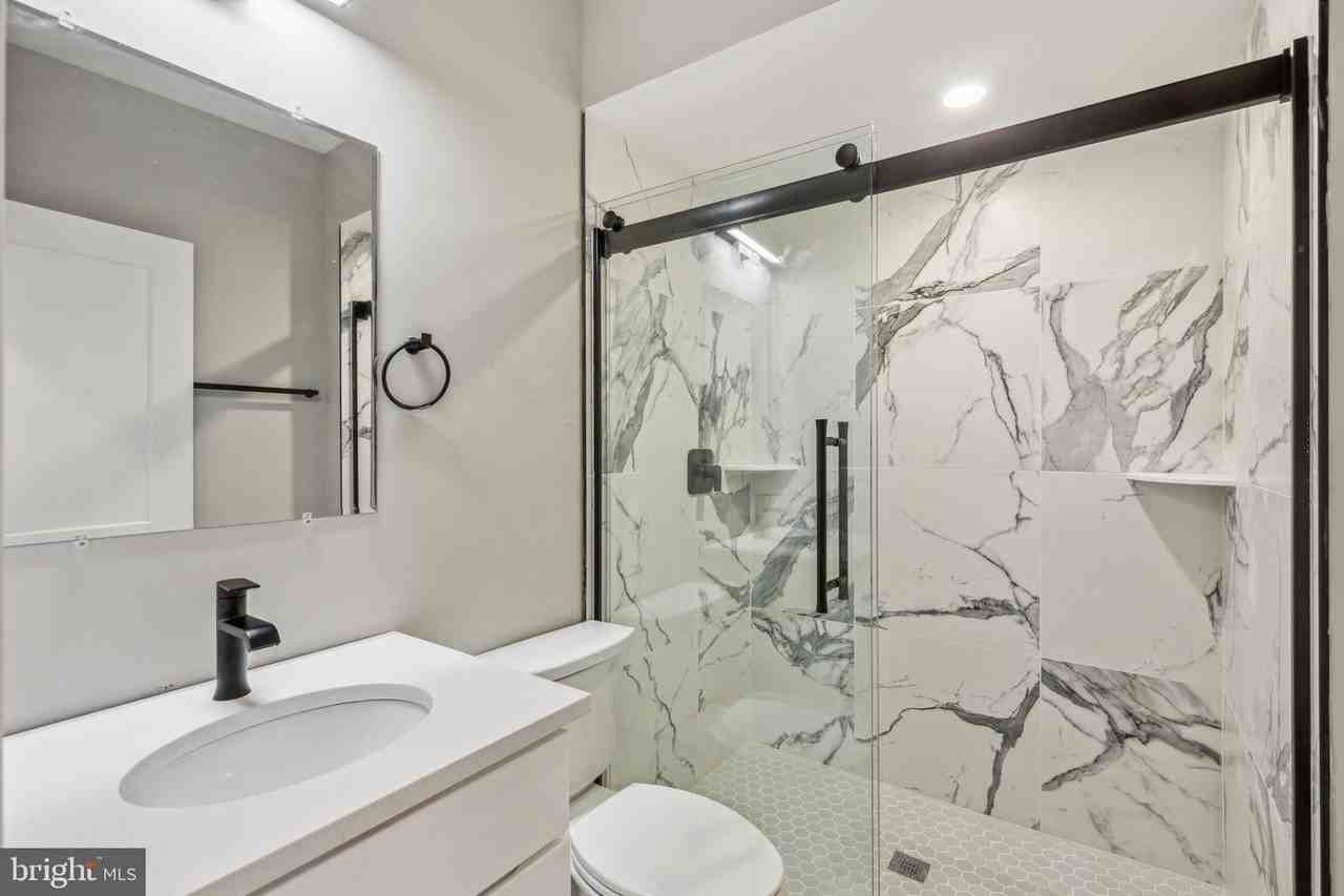 1808 E Hagert St #1 - Photo 4 of 6