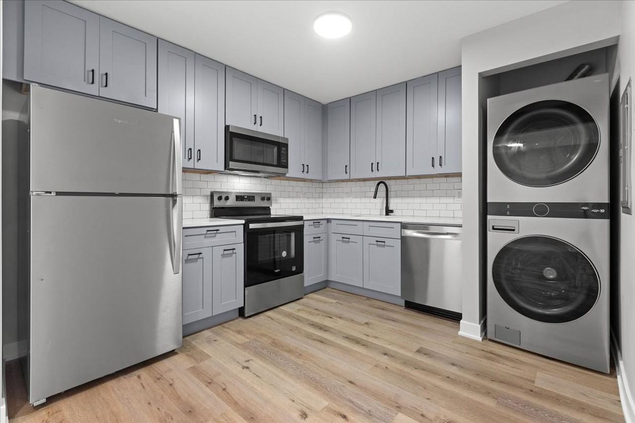 1000 Orchard Luxury Apartments - Photo 2 of 33