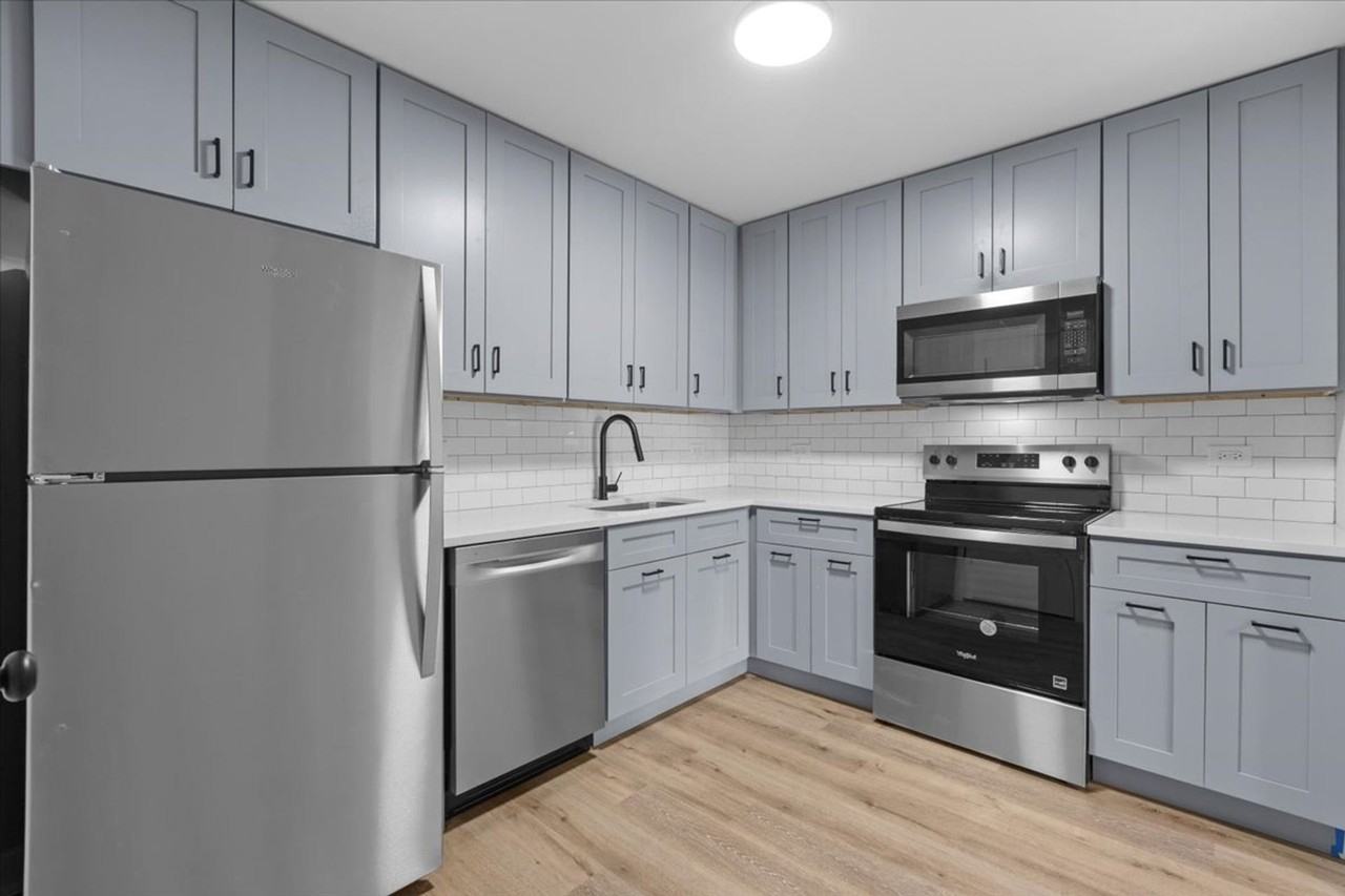 1000 Orchard Luxury Apartments - Photo 3 of 33