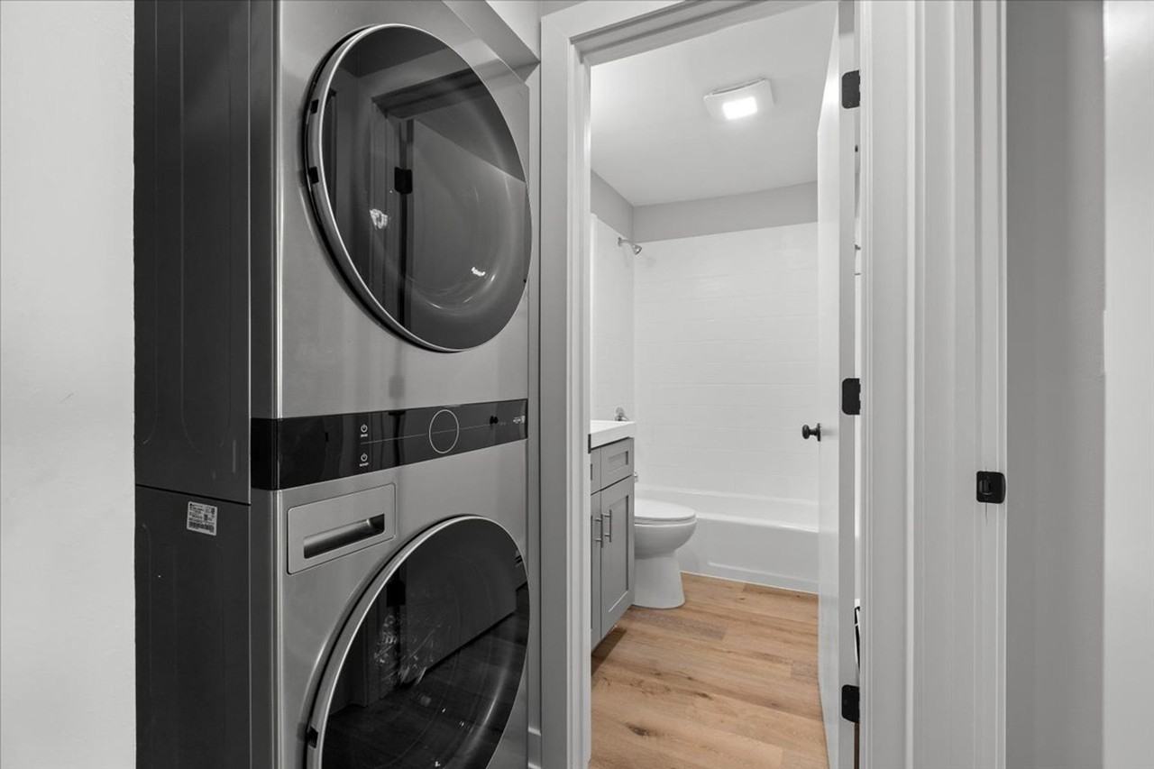 1000 Orchard Luxury Apartments - Photo 5 of 33