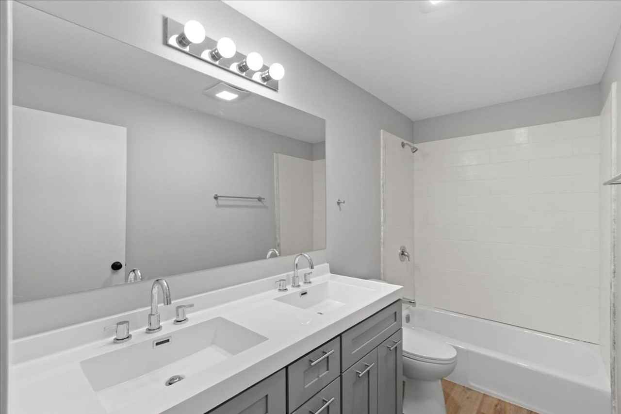 1000 Orchard Luxury Apartments - Photo 7 of 33