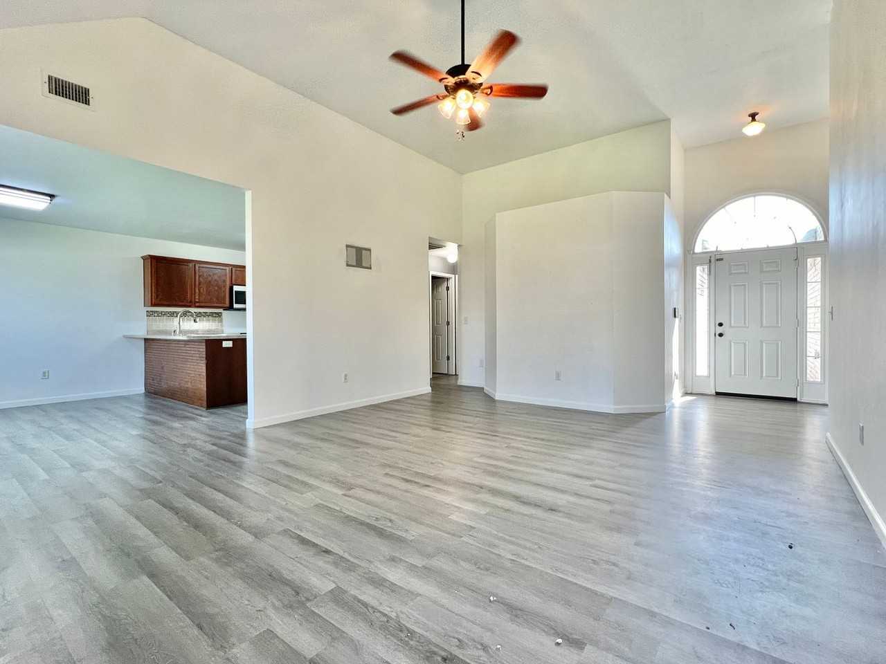 110 Auburn Cir - Photo 3 of 28