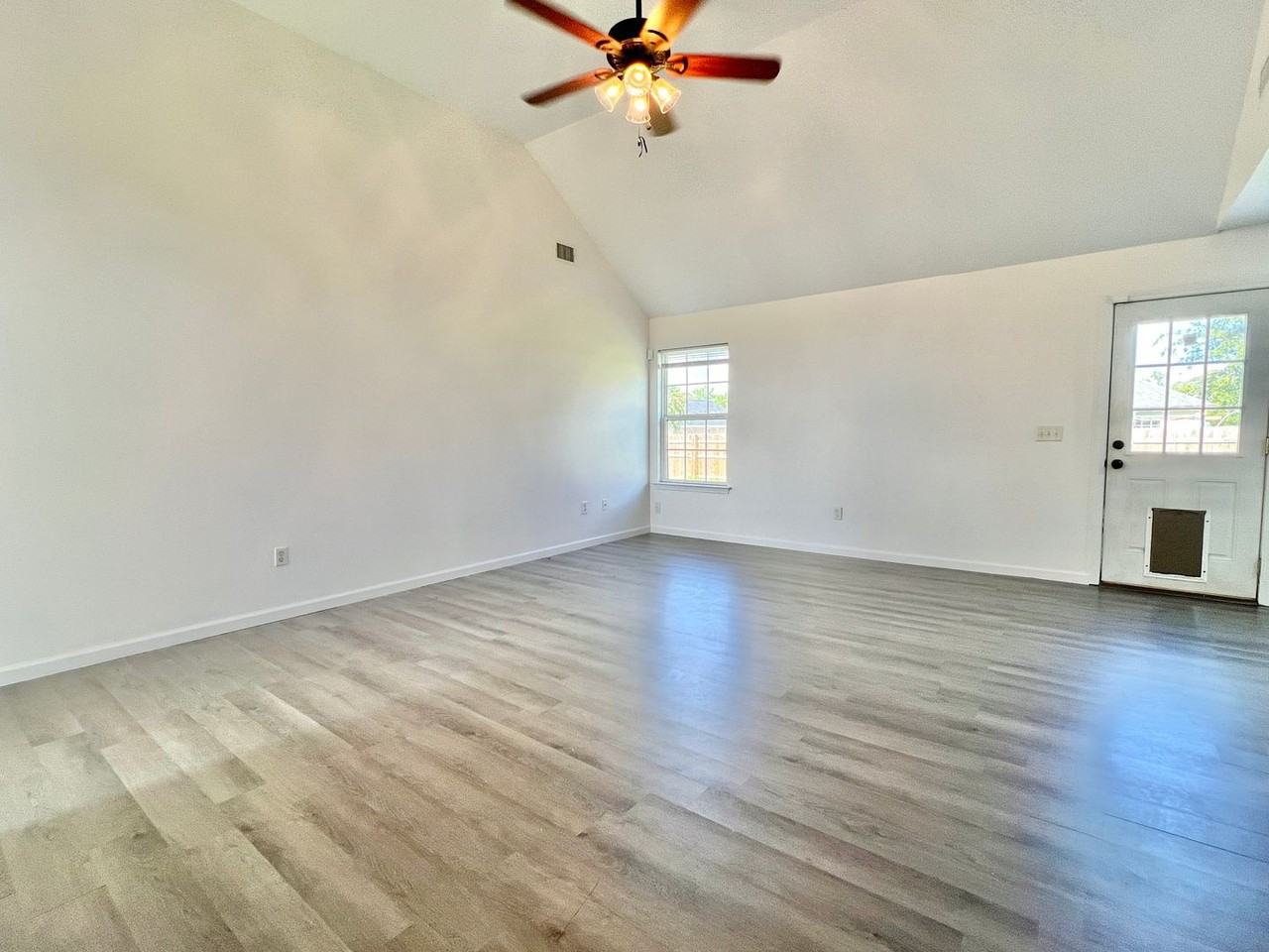 110 Auburn Cir - Photo 4 of 28