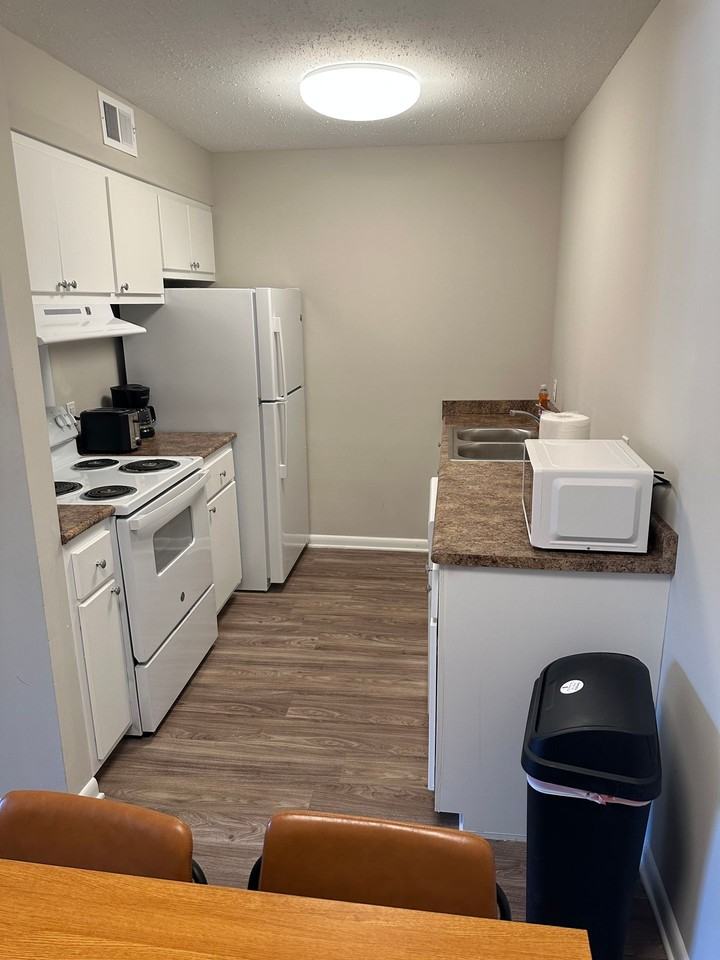 433 Meadowlark Dr #E1 - Photo 4 of 13