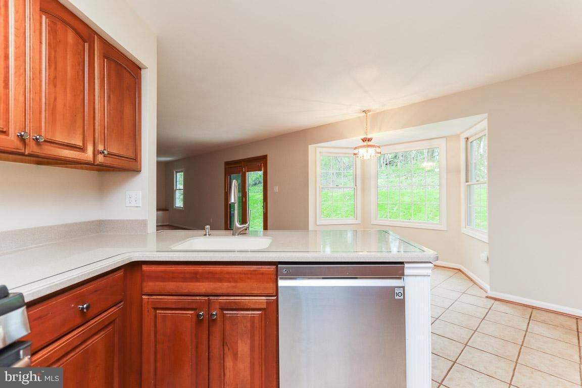 4720 Ilchester Road - Photo 6 of 50
