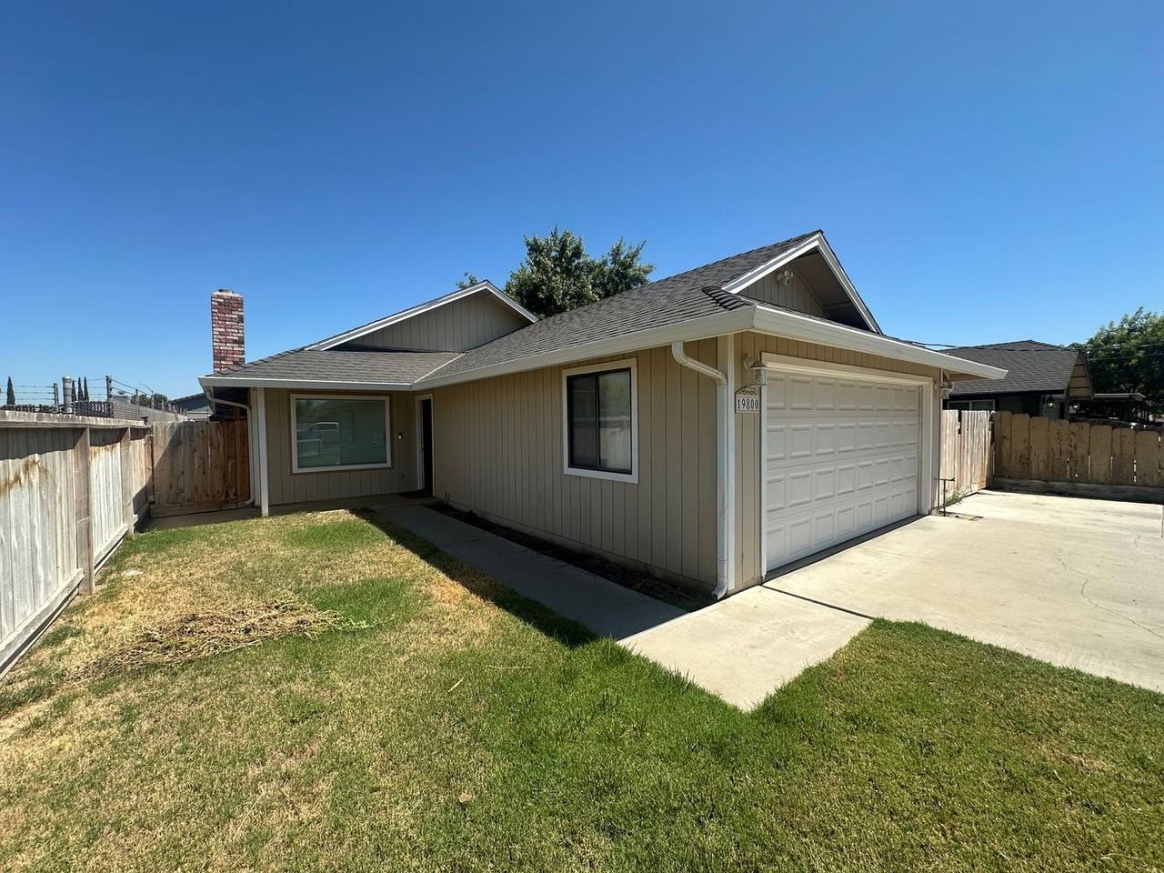 19800 Echo St - Photo 2 of 14