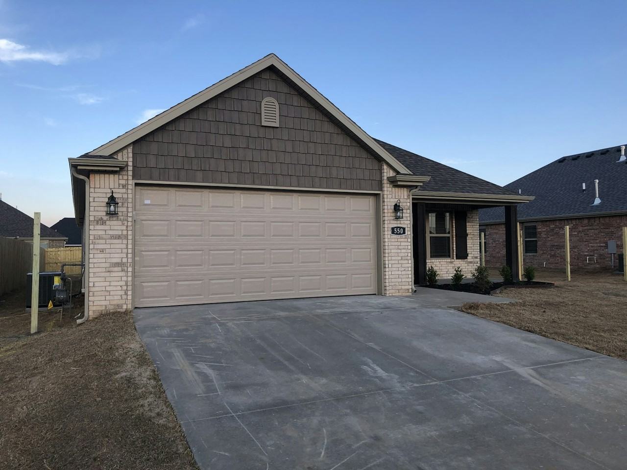 550 Holly Street - Photo 2 of 18