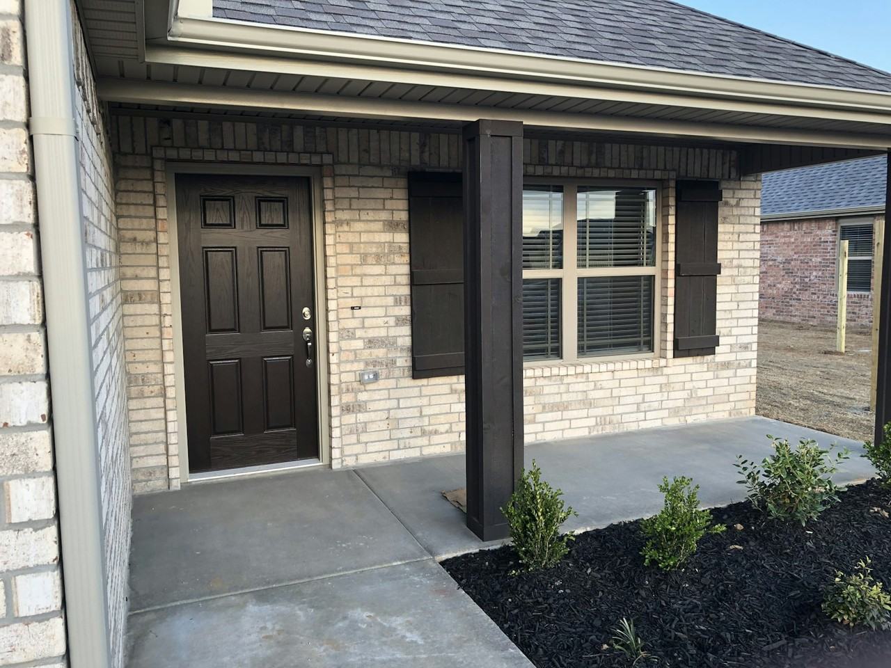 550 Holly Street - Photo 3 of 18