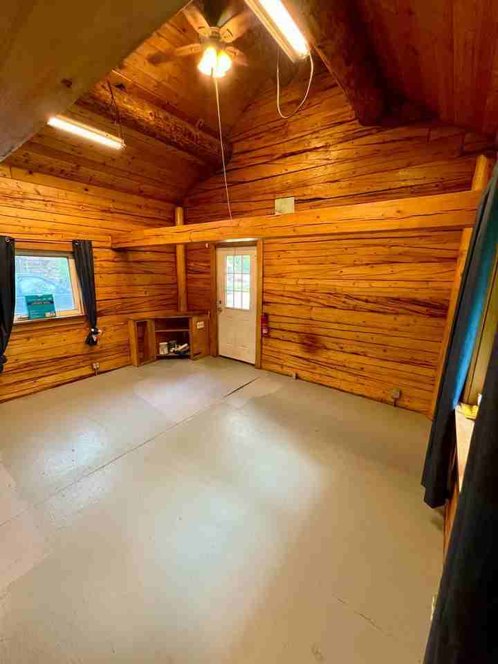 685 Nichols Ln - Photo 2 of 12