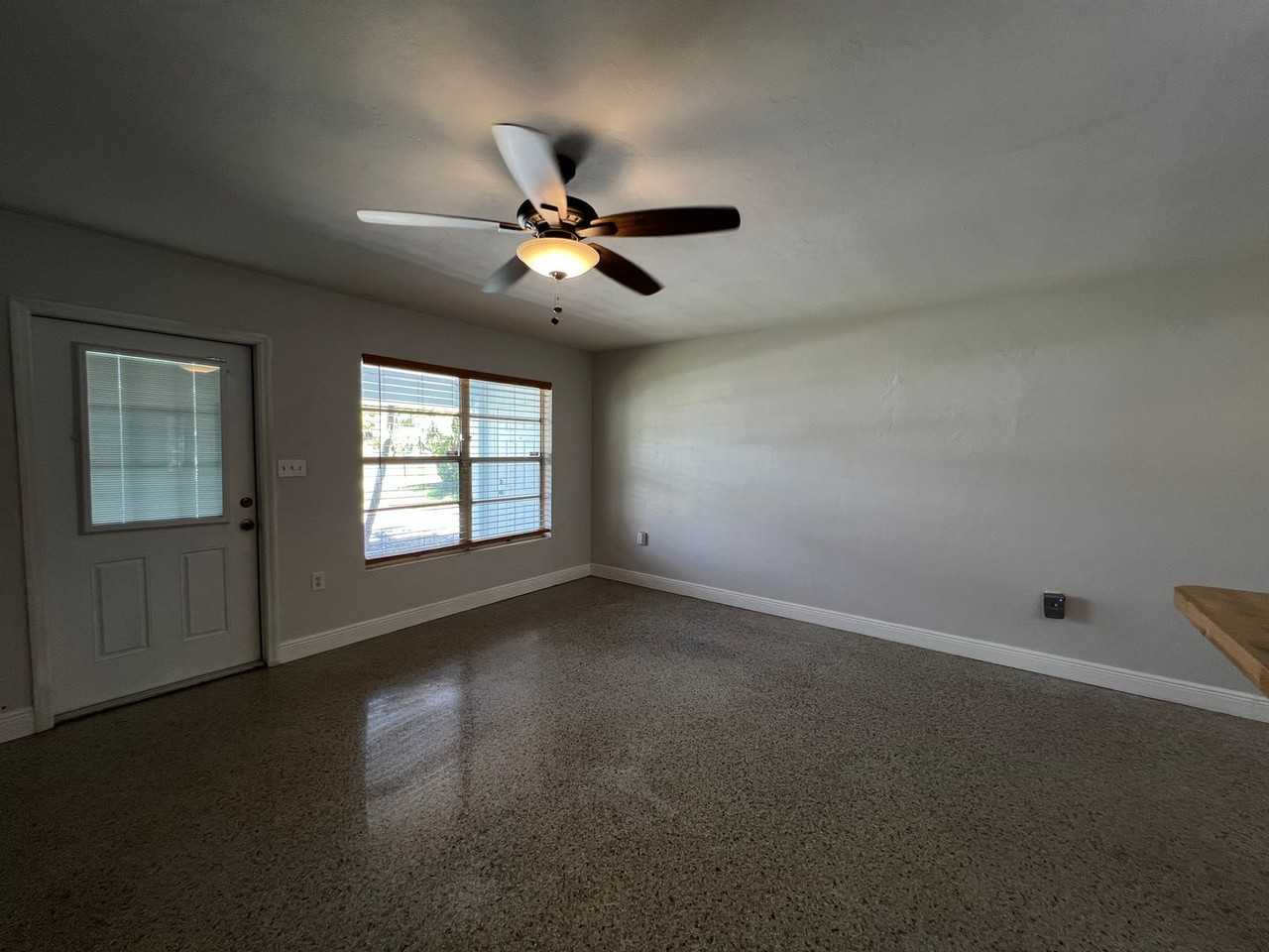 212 Granada St - Photo 4 of 13