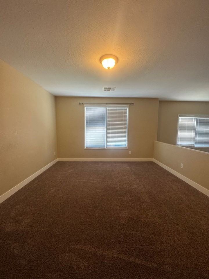 4014 W Saint Anne Ave - Photo 7 of 37