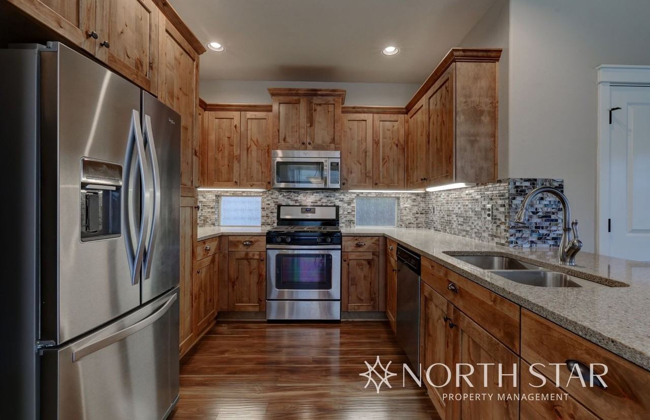 20772 Boulderfield Ave - Photo 4 of 23