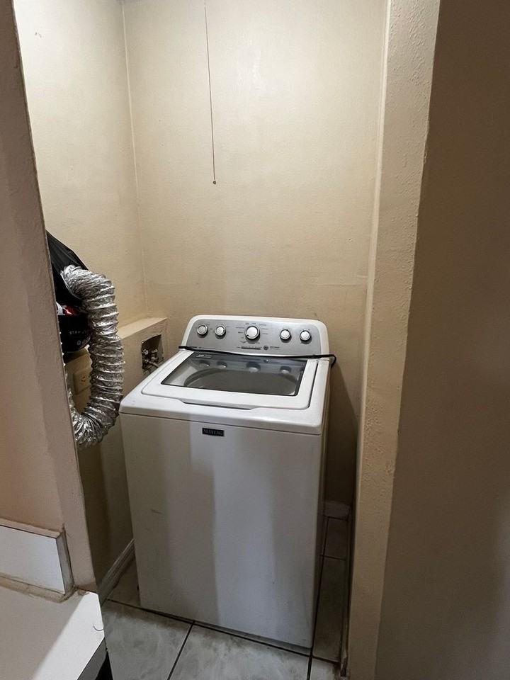 827 Sky Lake Cir - Photo 3 of 10