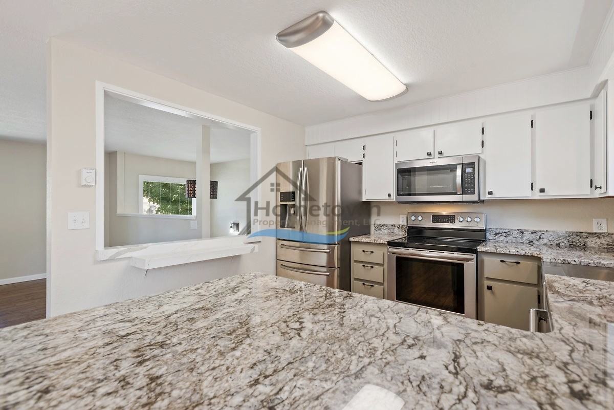 1310 East Locust Avenue - Photo 5 of 29