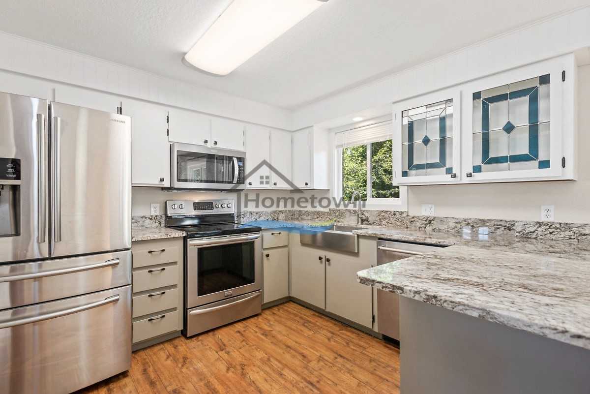 1310 East Locust Avenue - Photo 7 of 29