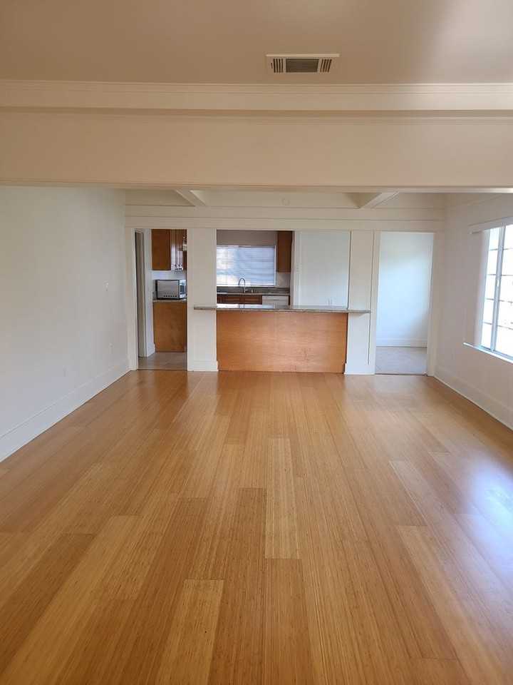 522 N Hobart Blvd - Photo 2 of 13