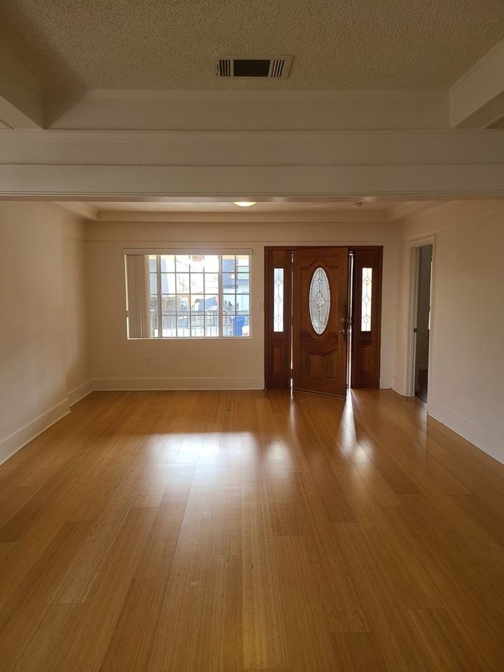 522 N Hobart Blvd - Photo 3 of 13