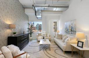 featured image of 939 S Broadway