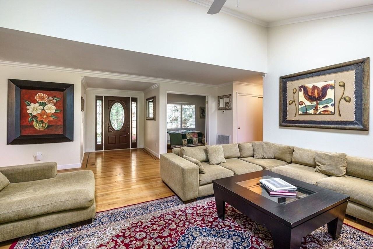 19566 Chaffee Cir - Photo 2 of 18