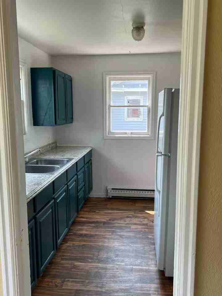 17 F Street Southeast - Photo 4 of 8