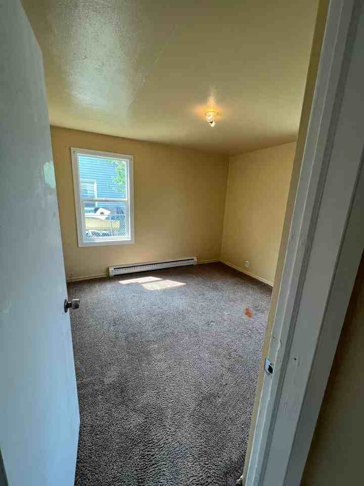 17 F Street Southeast - Photo 7 of 8