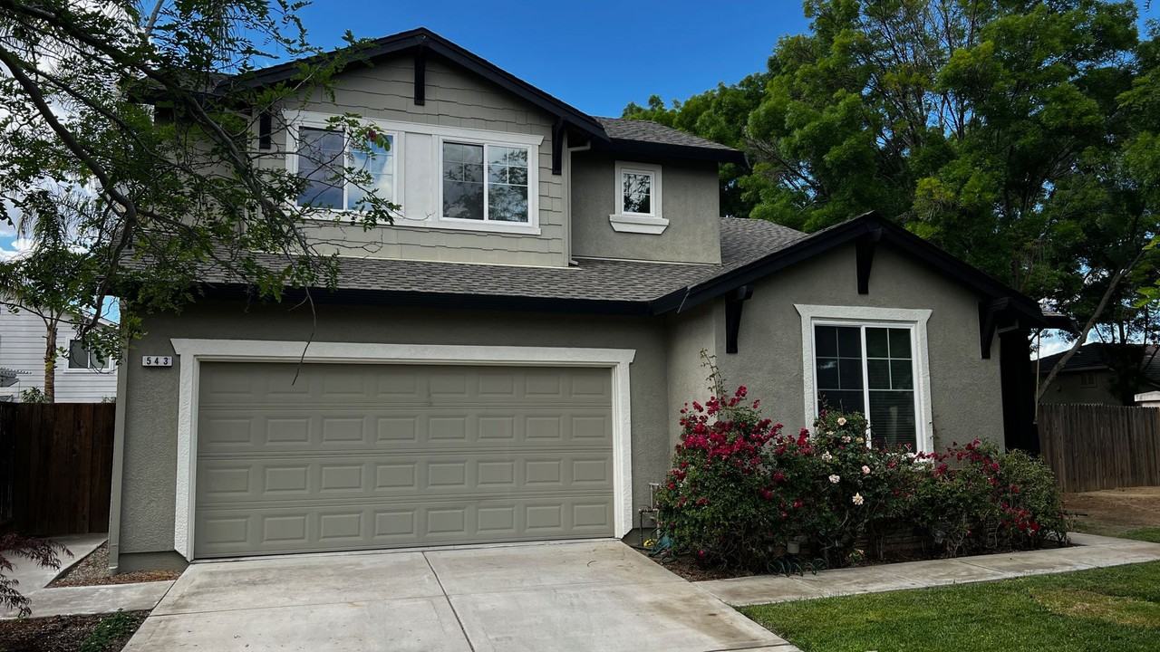 543 Jacaranda St - Photo 3 of 13