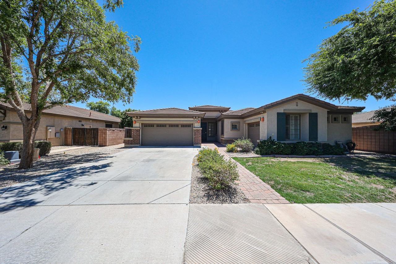 445 W Seagull Dr - Photo 2 of 50