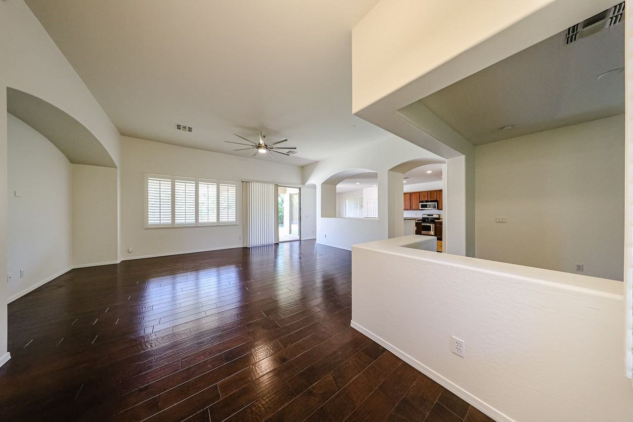 445 W Seagull Dr - Photo 4 of 50