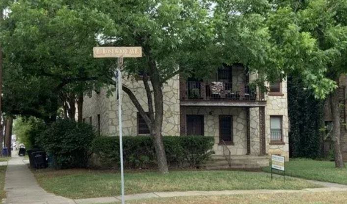 203 East Rosewood Avenue - Photo 3 of 9